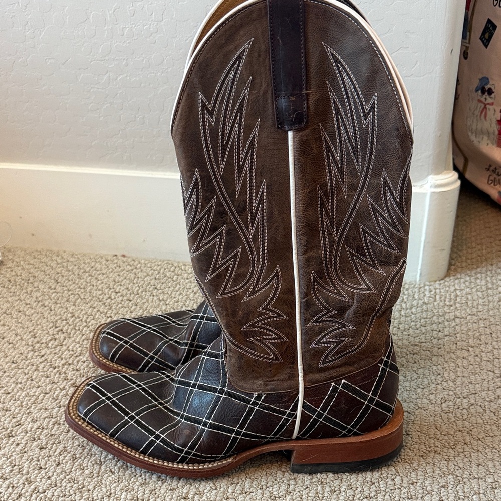 Classic Brown and Black Western Boots